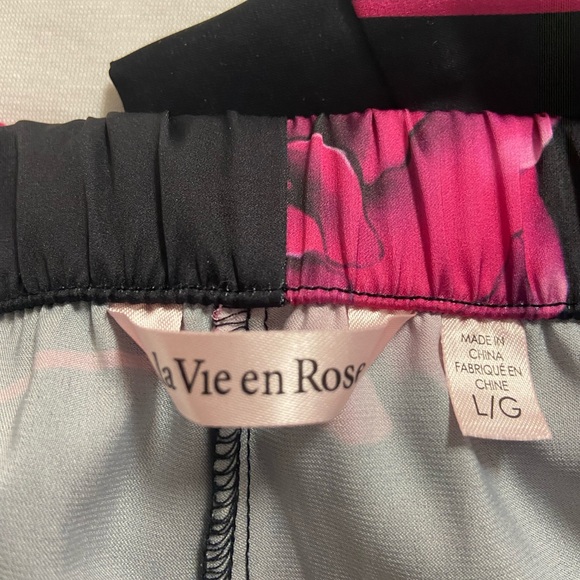 La Vie En Rose Black and Pink Floral Pants - Picture 4 of 4
